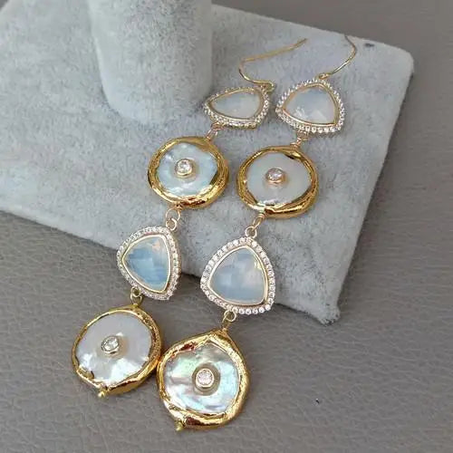 Drop pearl earrings