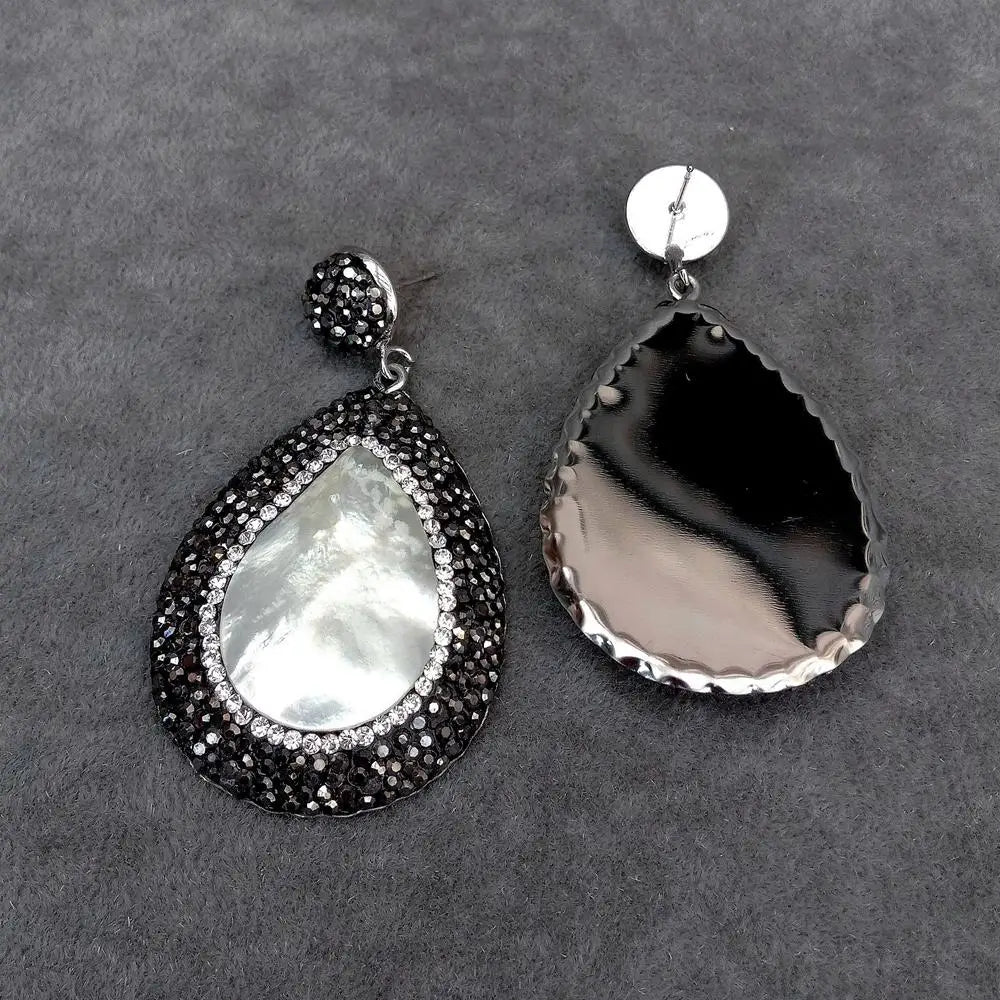 Seashell teardrop earrings