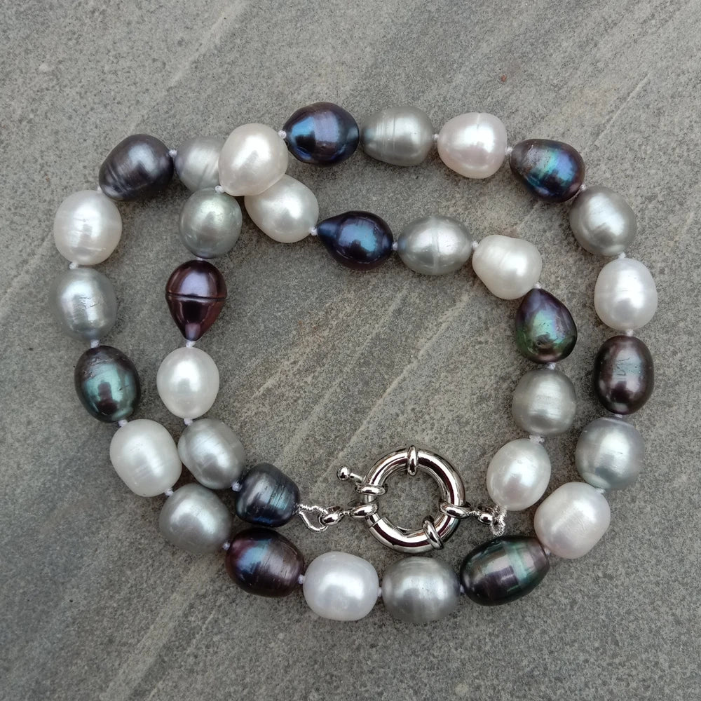 Black and White Pearl Necklace