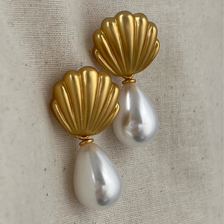 Vintage Fashion Shell Earrings