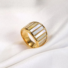 Vintage Shell Ring