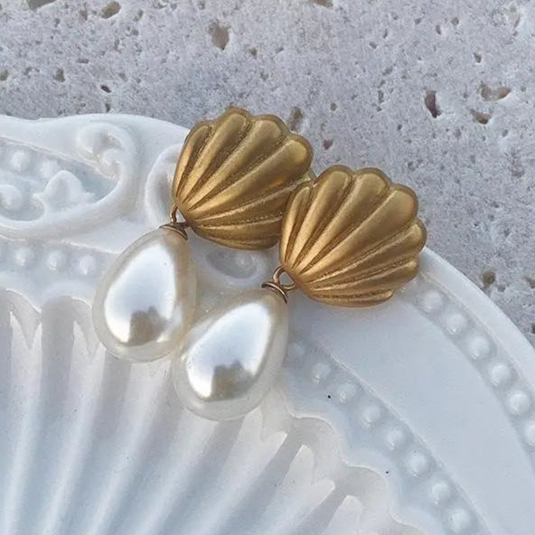 Vintage Fashion Shell Earrings