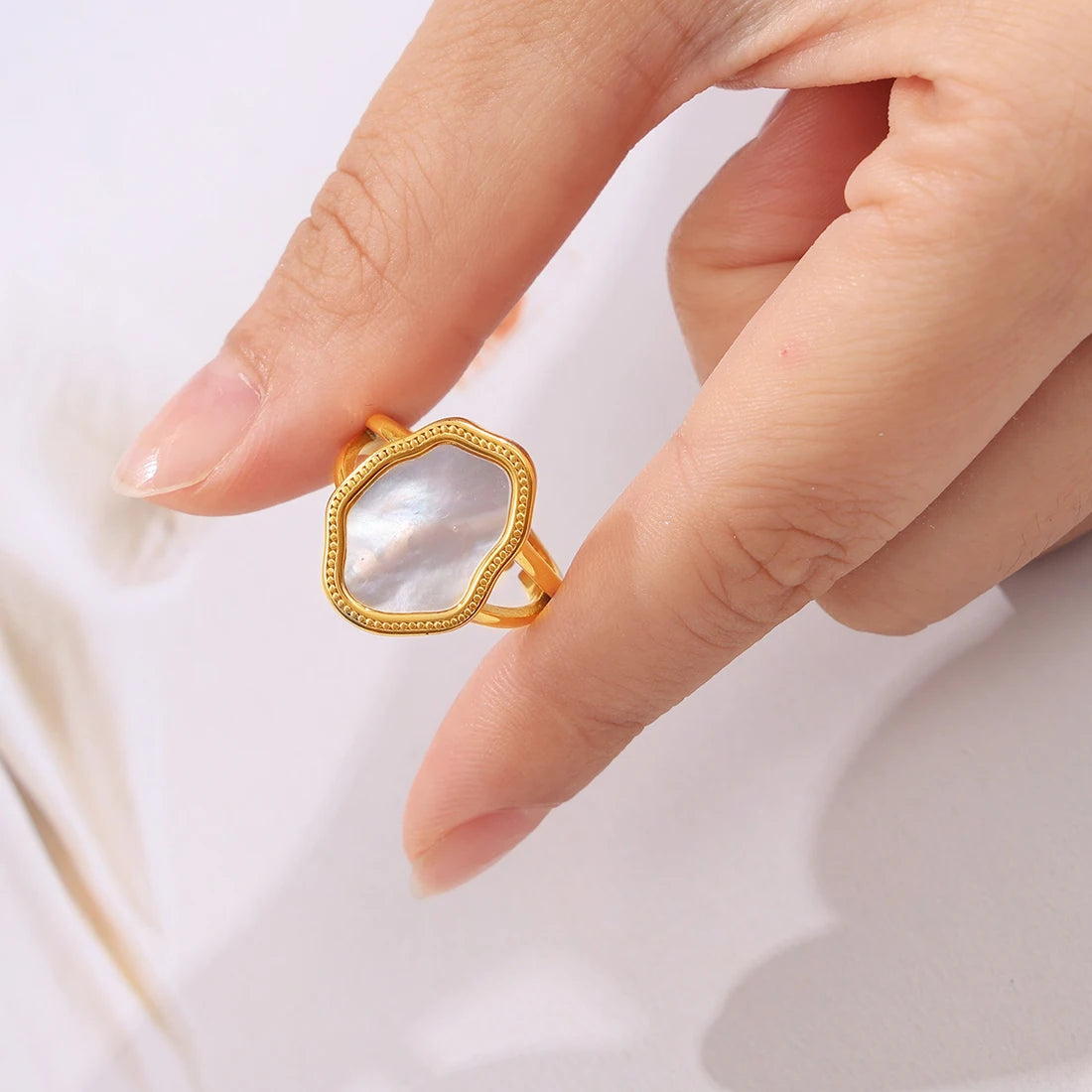 Adjustable Shell Ring