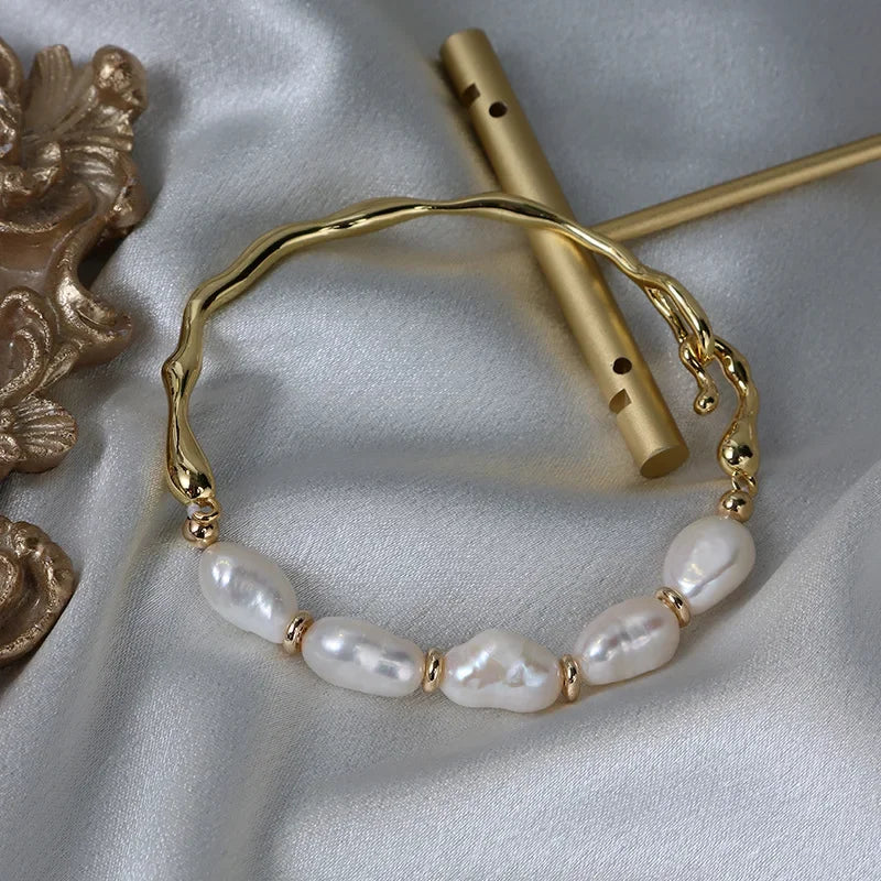 Modern Pearl Bracelet