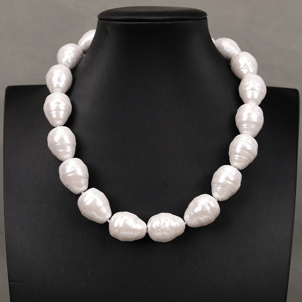 Big Pearl Necklace