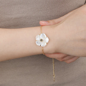 Delicate Flower Shaped Shell Bracelet