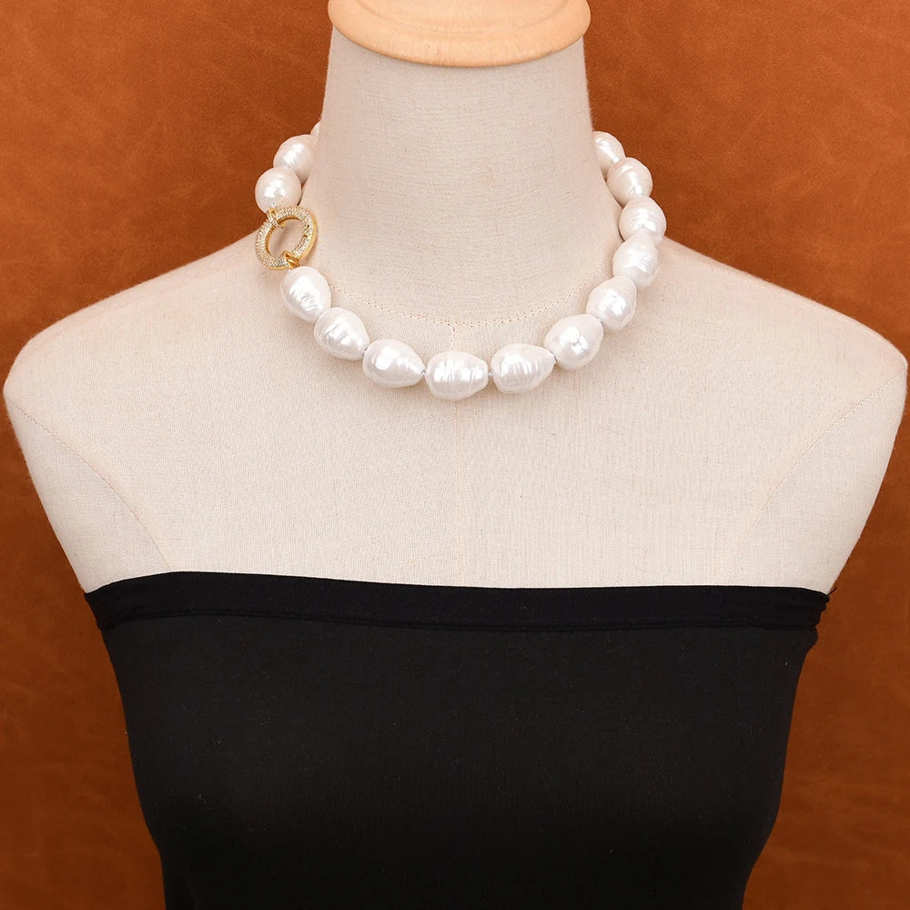 Big Pearl Necklace