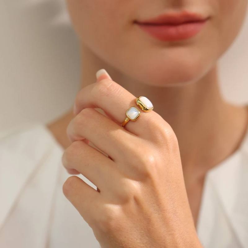 Ring with Mother of Pearl