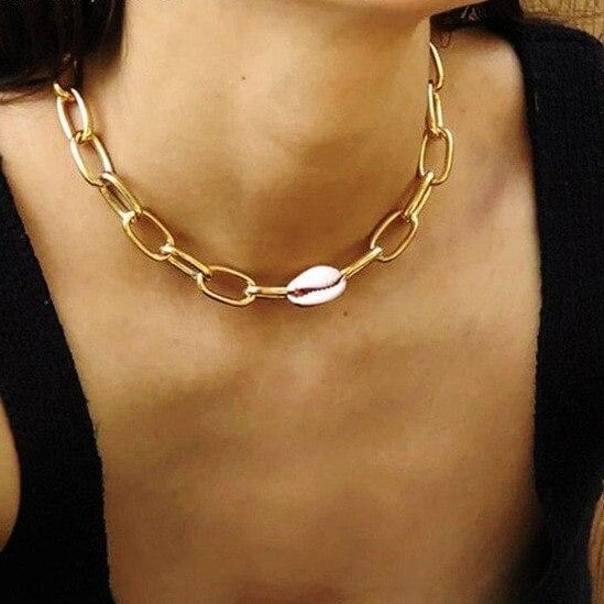 Shell Necklace with Large Mesh Collar